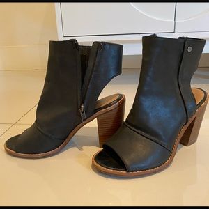 UGG Black/Brown heel booties